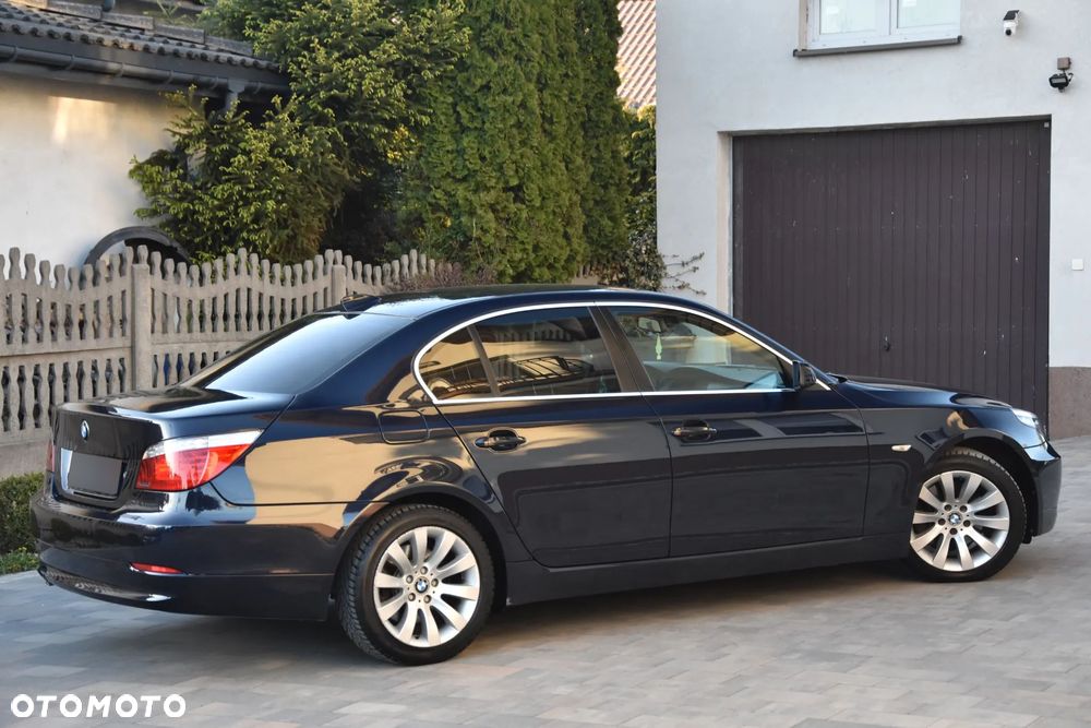 BMW Seria 5 525d Edition Sport - 9