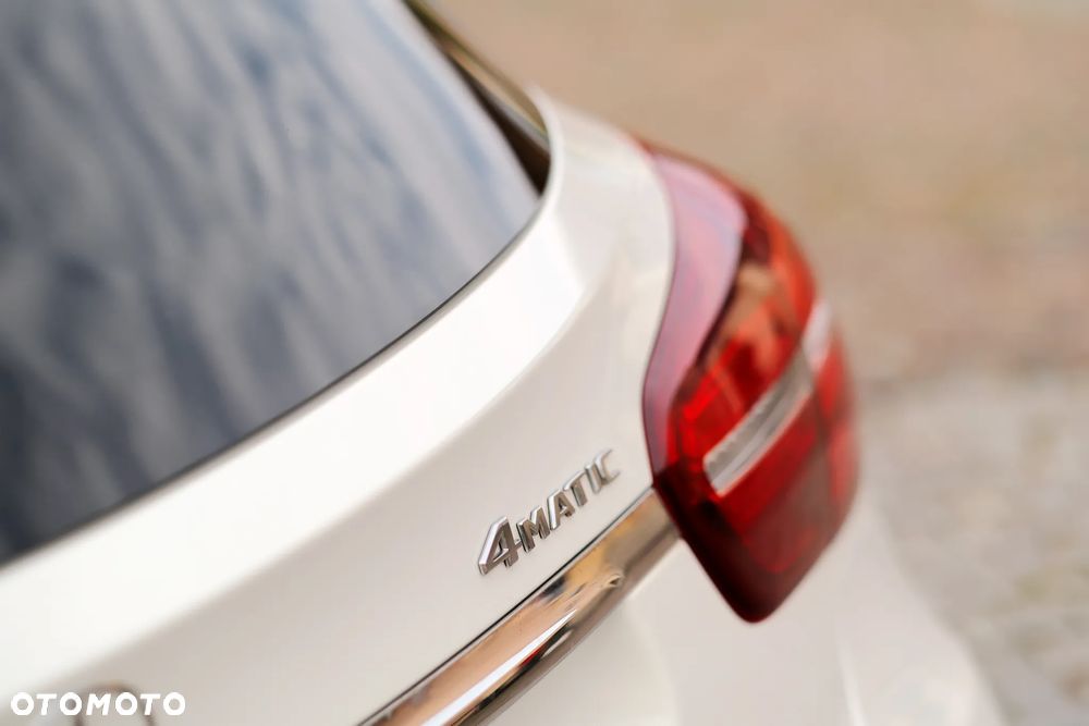 Mercedes-Benz GLA 220 4-Matic AMG Line - 23