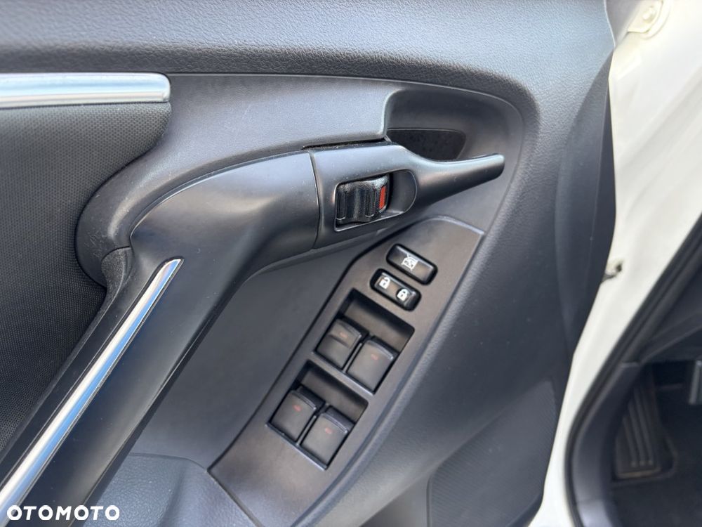 Toyota Verso 1.6 D-4D Prestige - 22