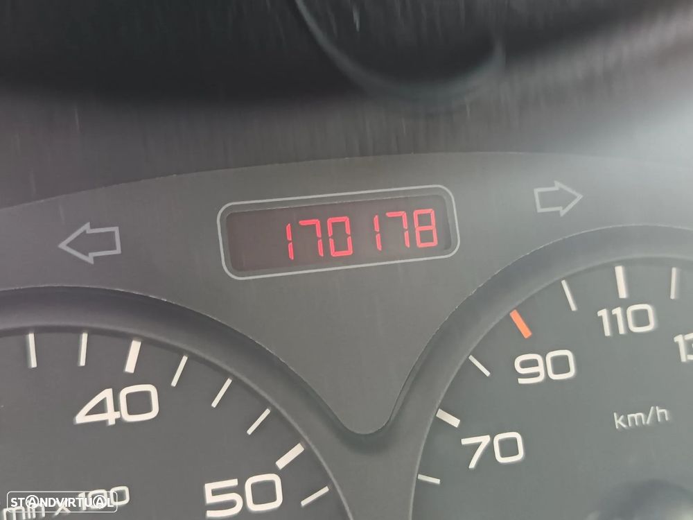 Peugeot 206 1.1 XR - 16