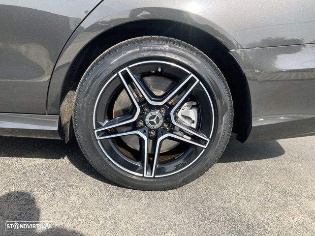 Mercedes-Benz E 300 de 4Matic 9G-TRONIC AMG Line - 12