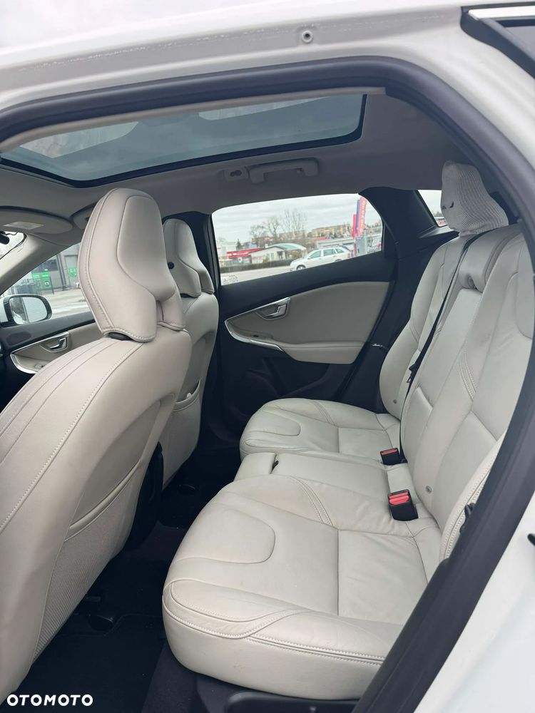 Volvo V40 D3 Ocean Race - 11