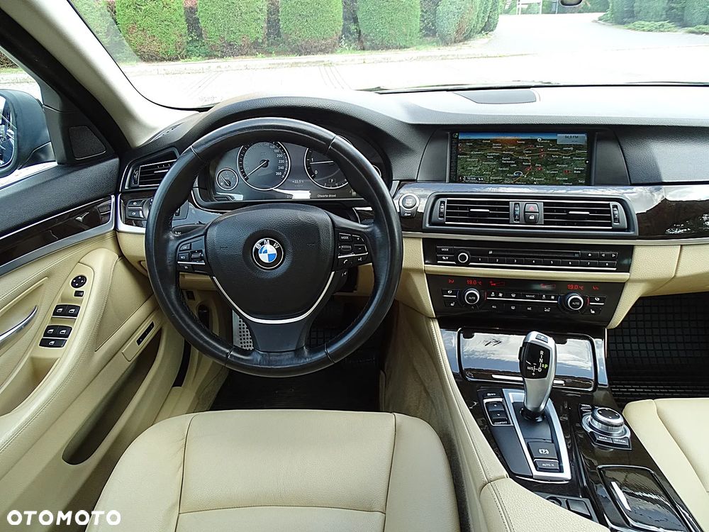 BMW Seria 5 520d - 33