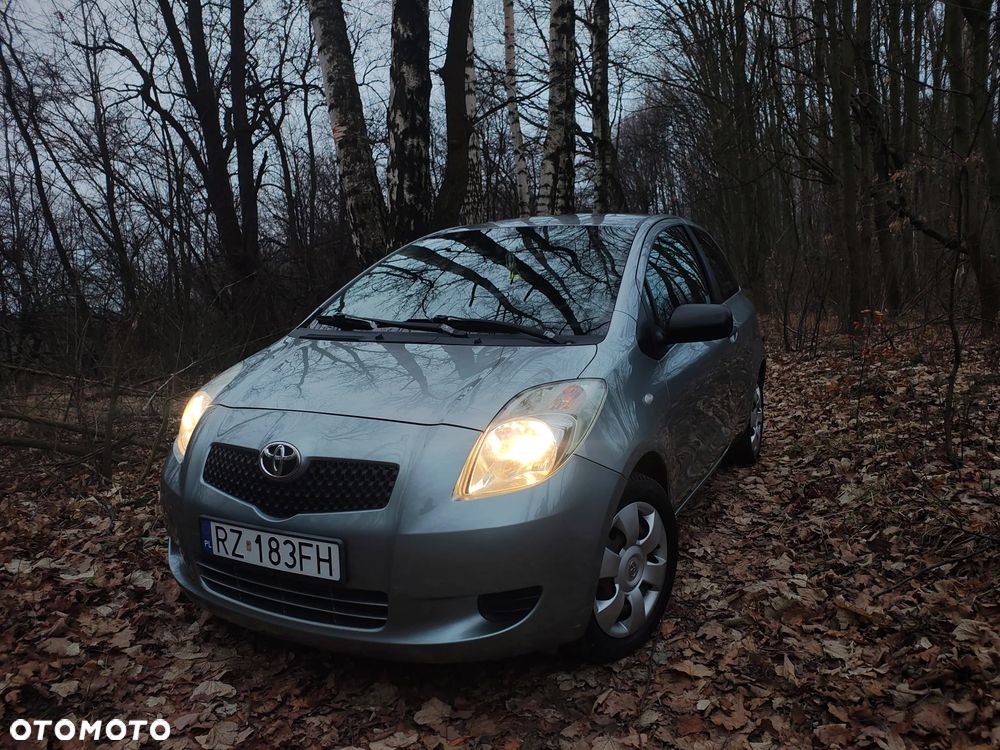 Toyota Yaris 1.3 Terra - 1