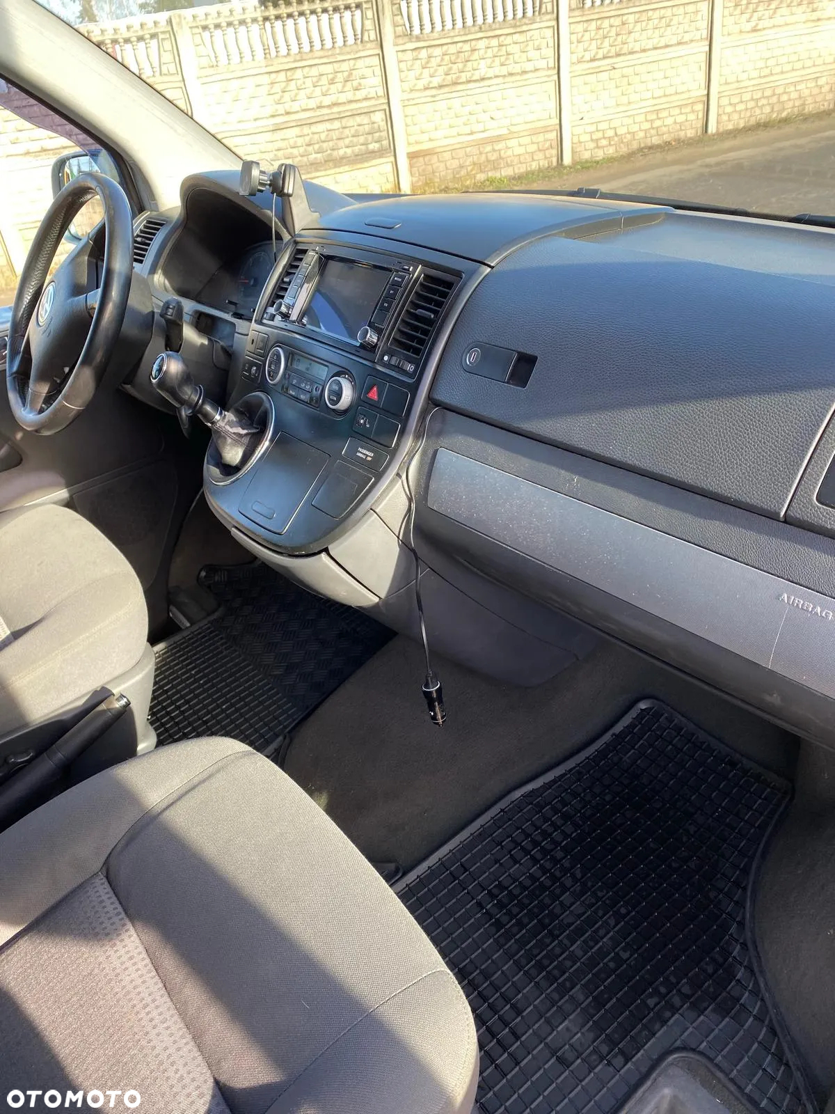 Volkswagen Multivan - 18