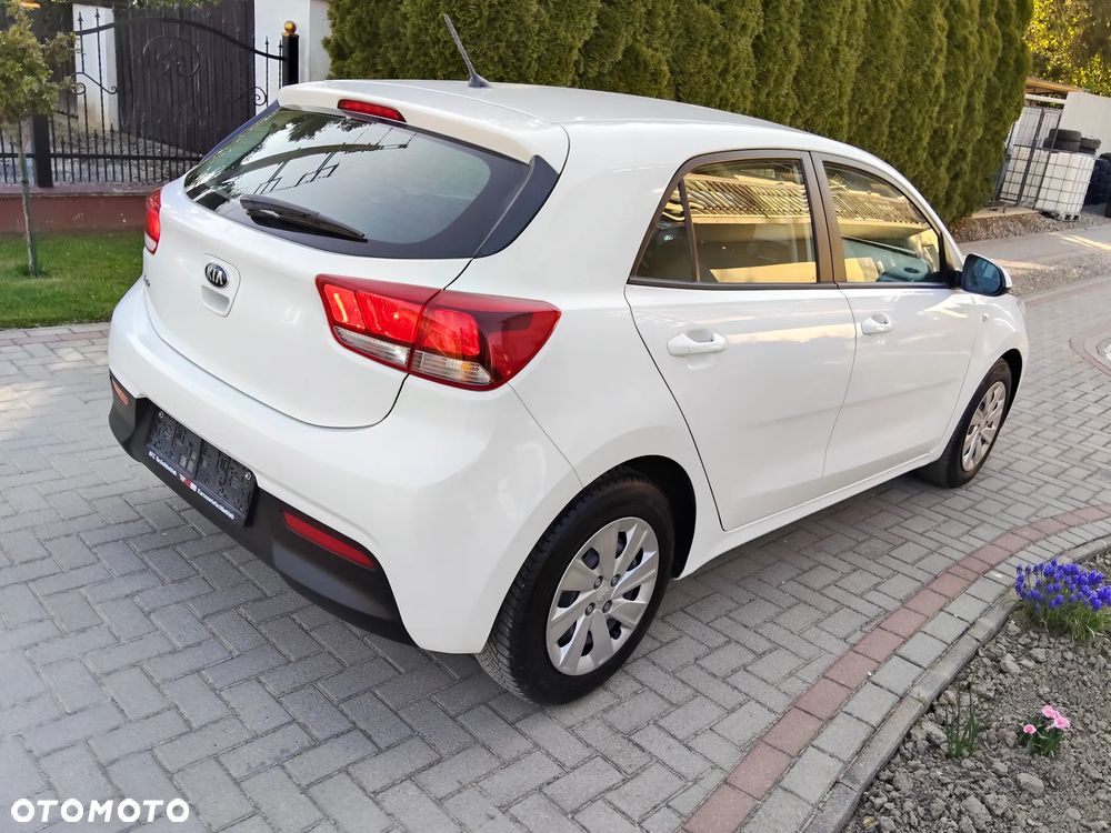 Kia Rio 1.2 Attract - 11
