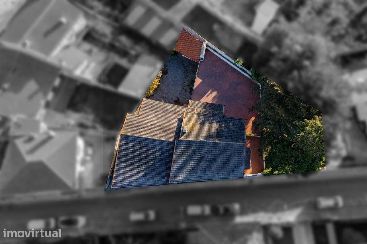 Duas Moradias Geminadas | Habitação, Comércio e Garagem | Centro de Sã - Grande imagem: 3/42