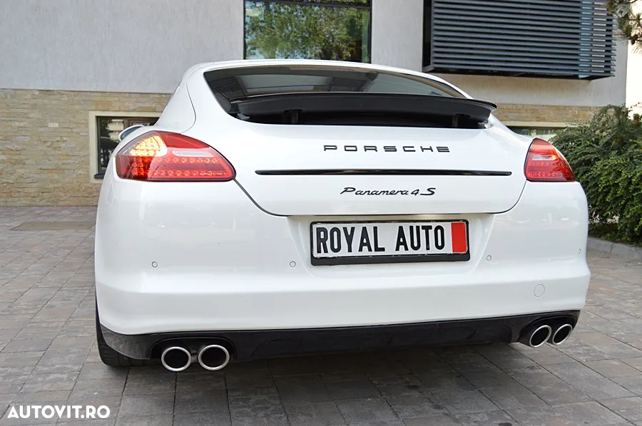 Porsche Panamera 4S PDK - 19