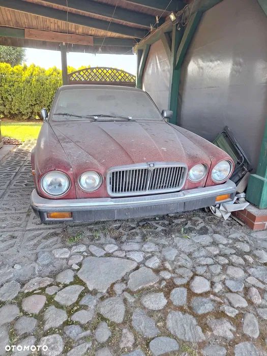 Jaguar XJ - 1