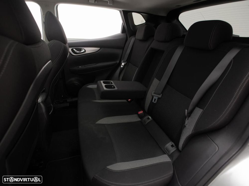 Nissan Qashqai 1.5 dCi N-Connecta - 9