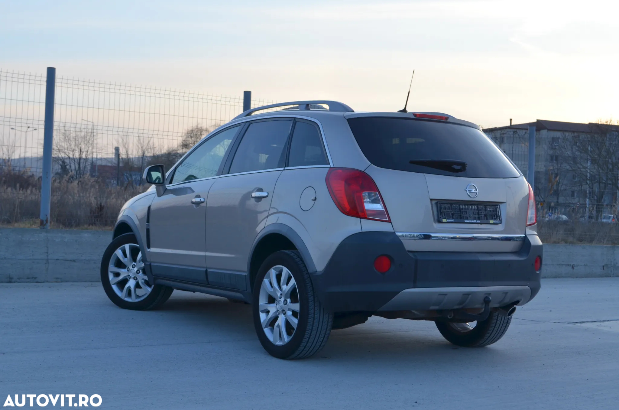 Opel Antara 2.2 CDTI 4x4 Aut. Cosmo - 4
