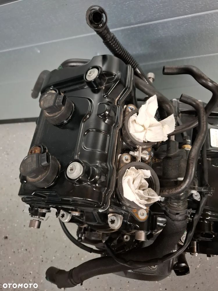 BMW F900 R XR silnik engine - 4