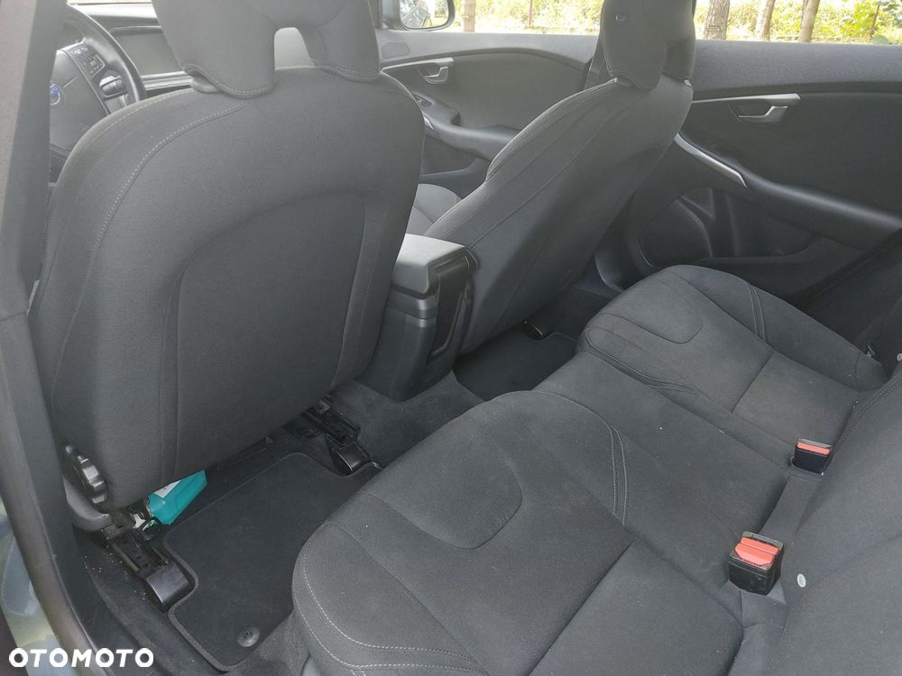Volvo V40 D2 Base - 15