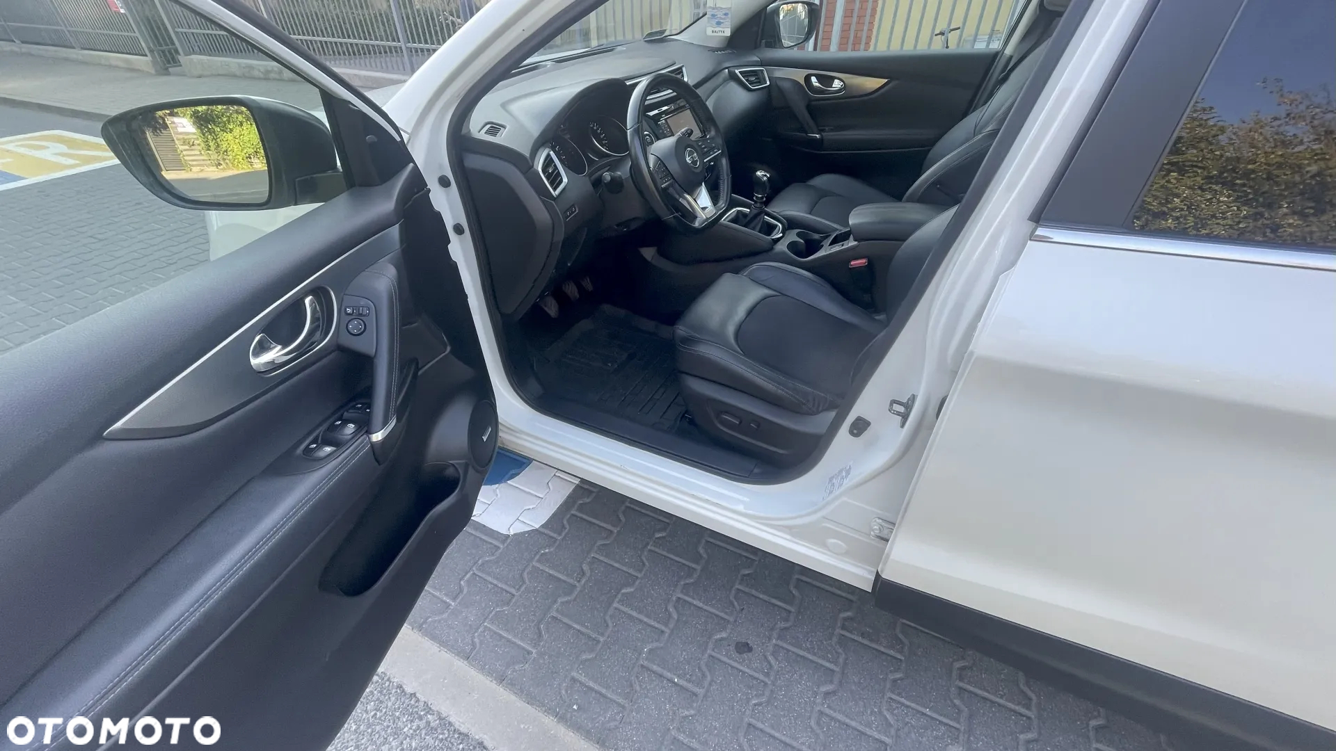 Nissan Qashqai 1.2 DIG-T N-Connecta EU6 - 4