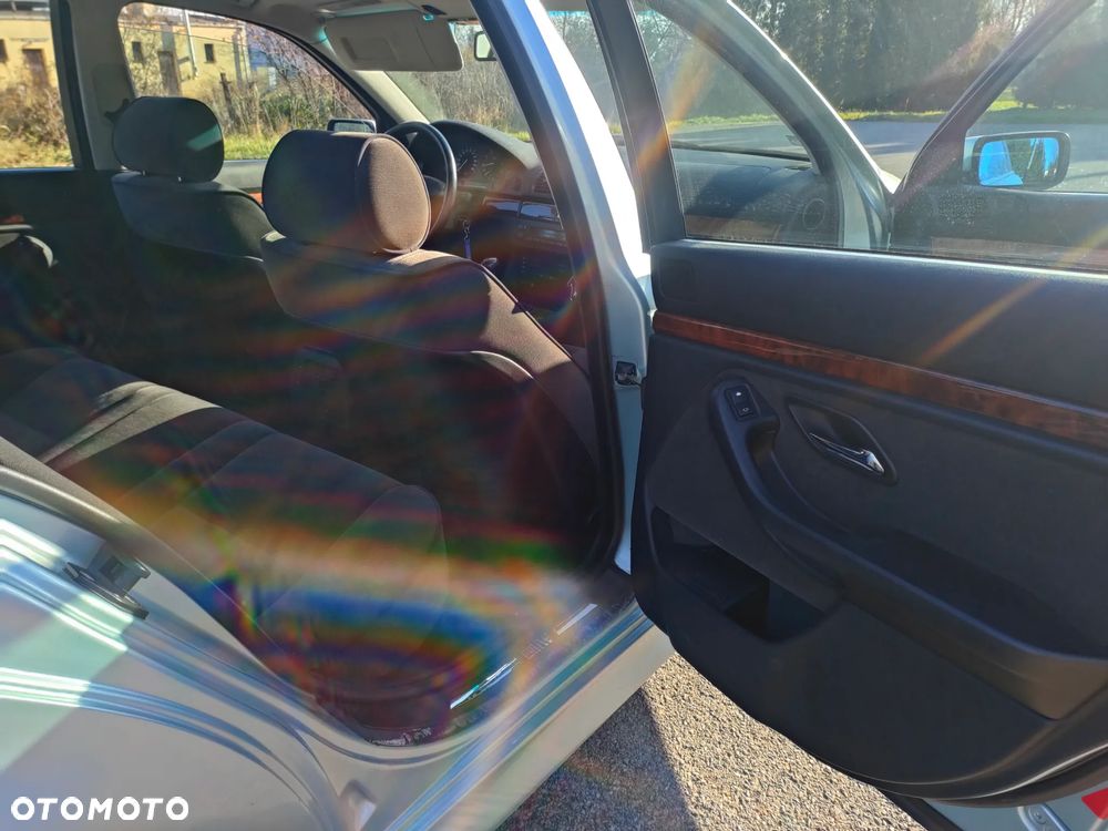BMW Seria 5 - 29