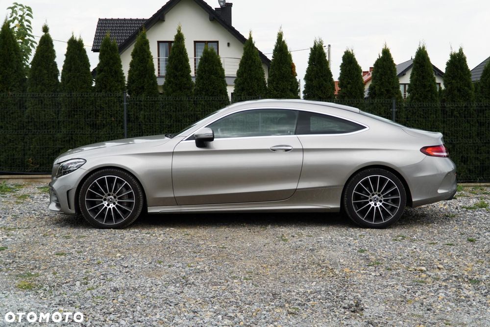 Mercedes-Benz Klasa C 300 9G-TRONIC - 8