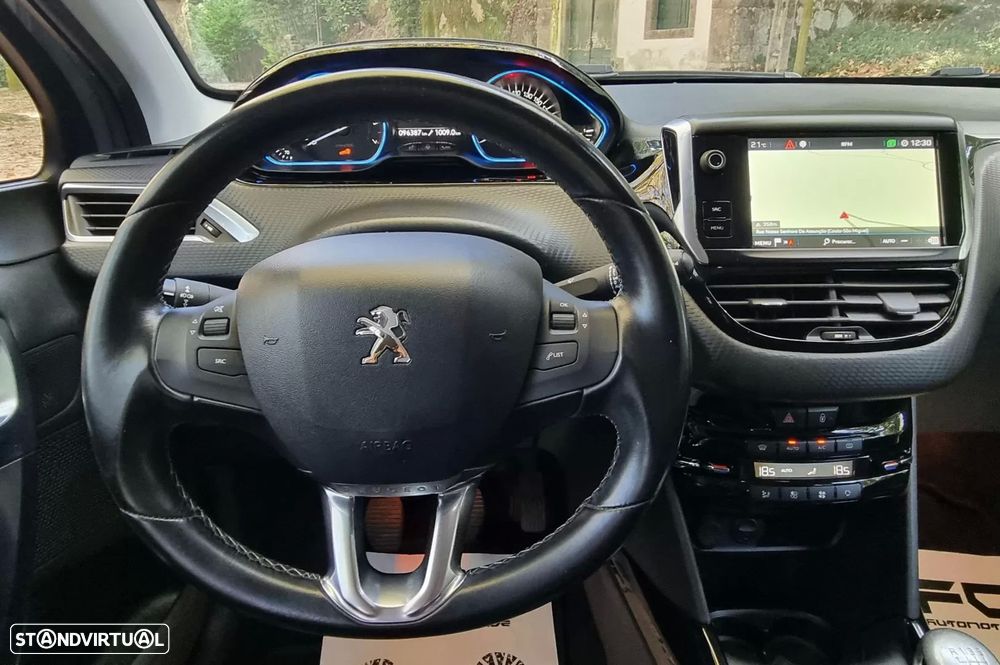 Peugeot 2008 1.2 PureTech Allure - 15