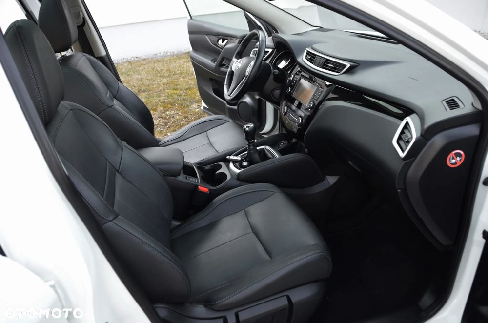 Nissan Qashqai 1.6 DCi 4x4 Tekna+ - 32