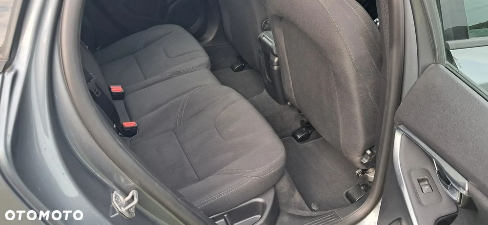 Volvo V40 - 13