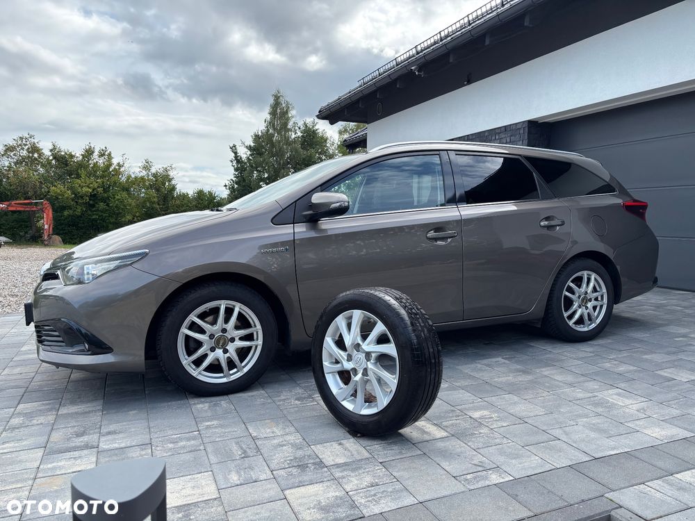Toyota Auris 1.8 Travel - 2