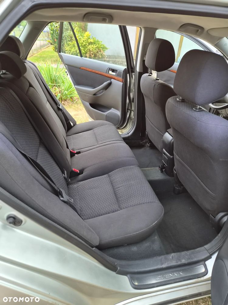Toyota Avensis 2.0 VVT-i Sol - 15