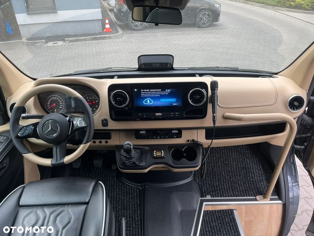 Mercedes-Benz Sprinter - 11
