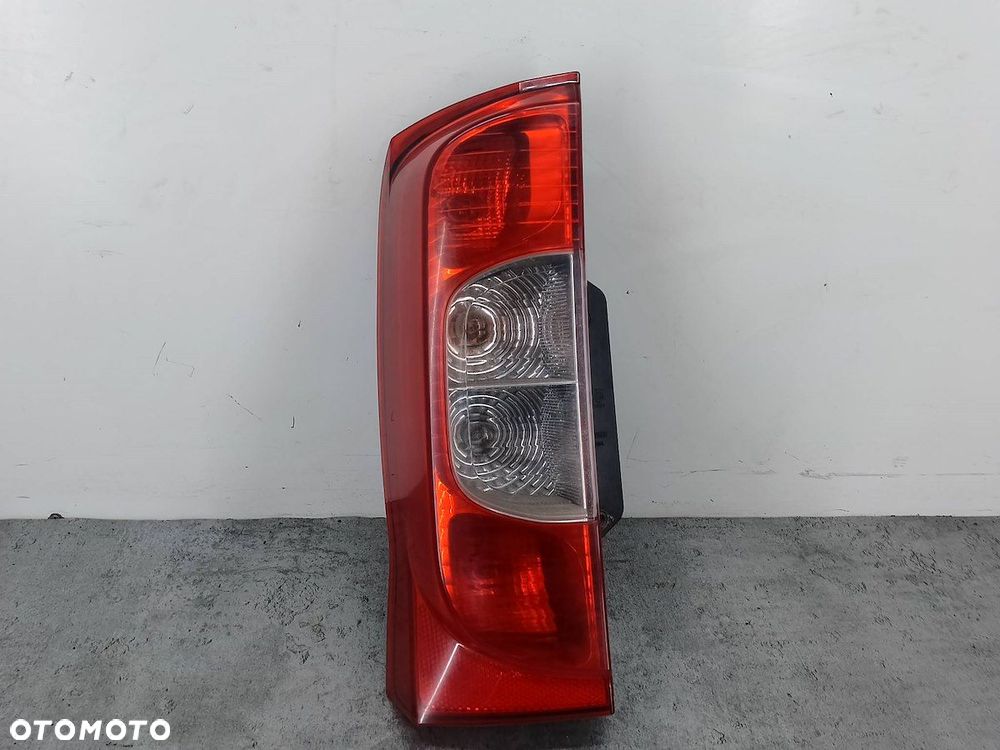 LAMPA TYLNA LEWA PEUGEOT BIPPER 0135206080U - 1