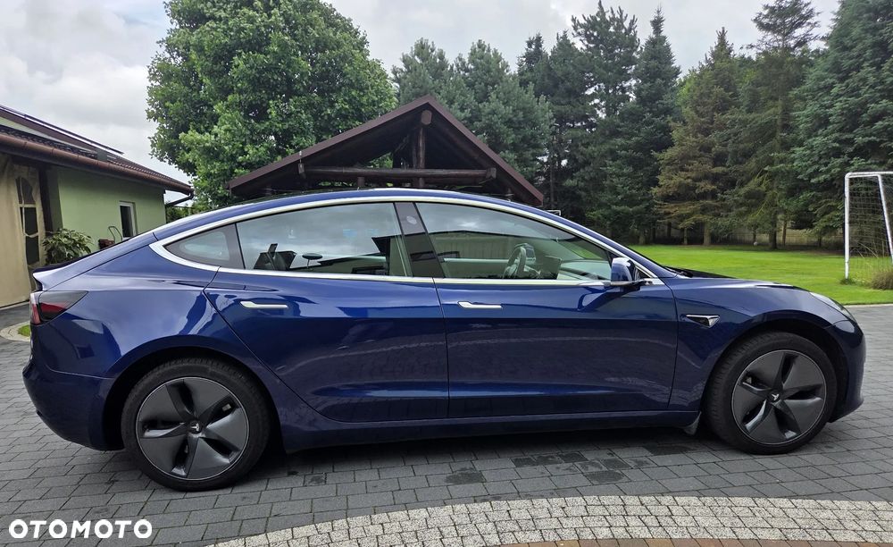 Tesla Model 3 Langstreckenbatterie Allradantrieb Dual Motor - 10