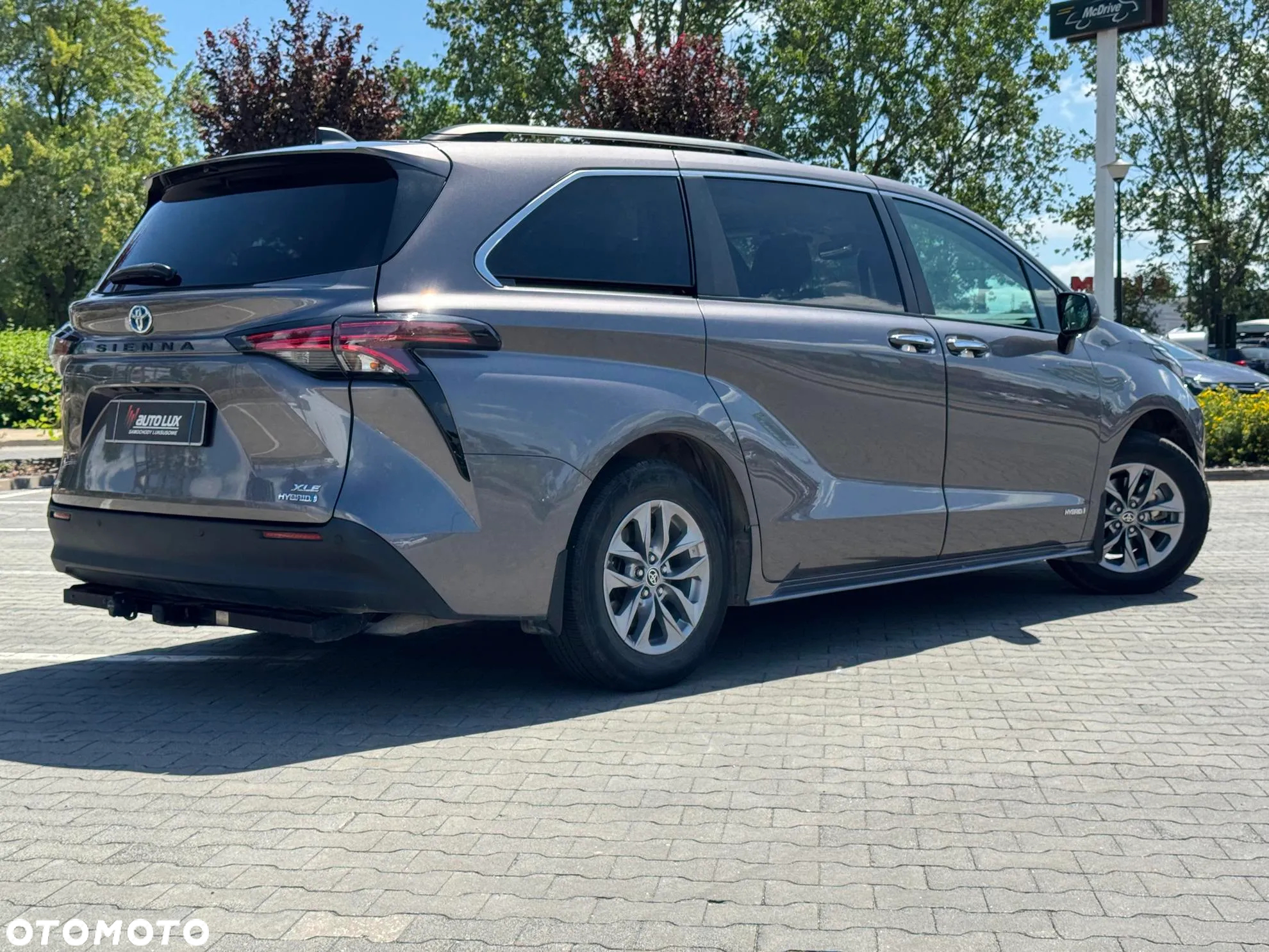 Toyota Sienna - 7