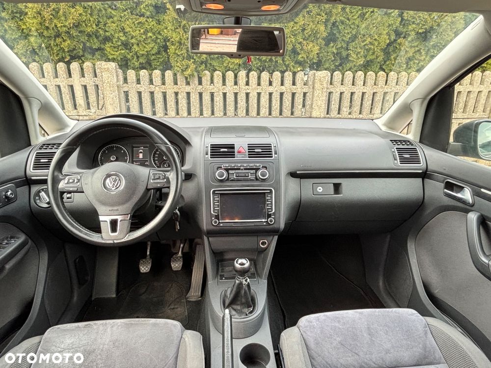 Volkswagen Touran - 19