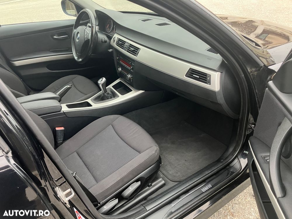 BMW Seria 3 318i - 9