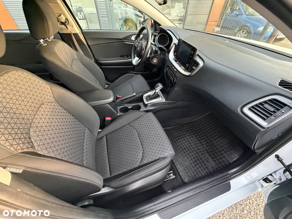 Kia Ceed 1.5 T-GDI GT-Line DCT - 25