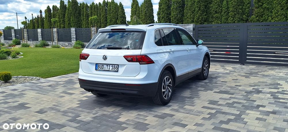 Volkswagen Tiguan - 9