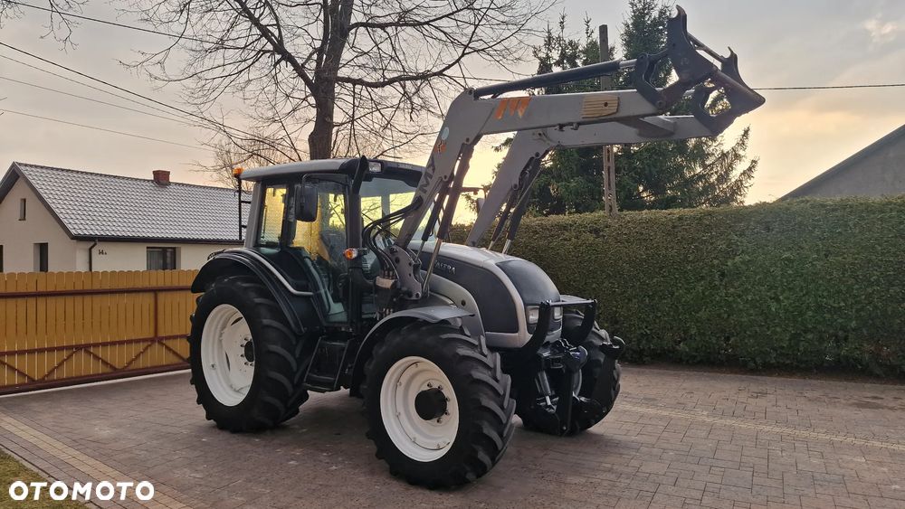 Valtra N121 HiTech, 130 koni, SISU 4cyl TURBO INTECOOLER, 141, 111, 101 - 36