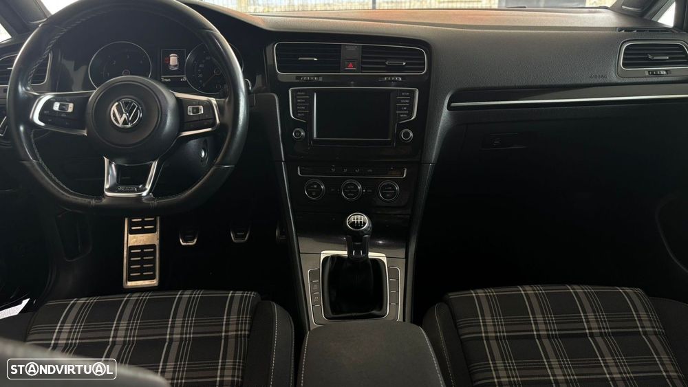 VW Golf 2.0 TDI GTD - 6