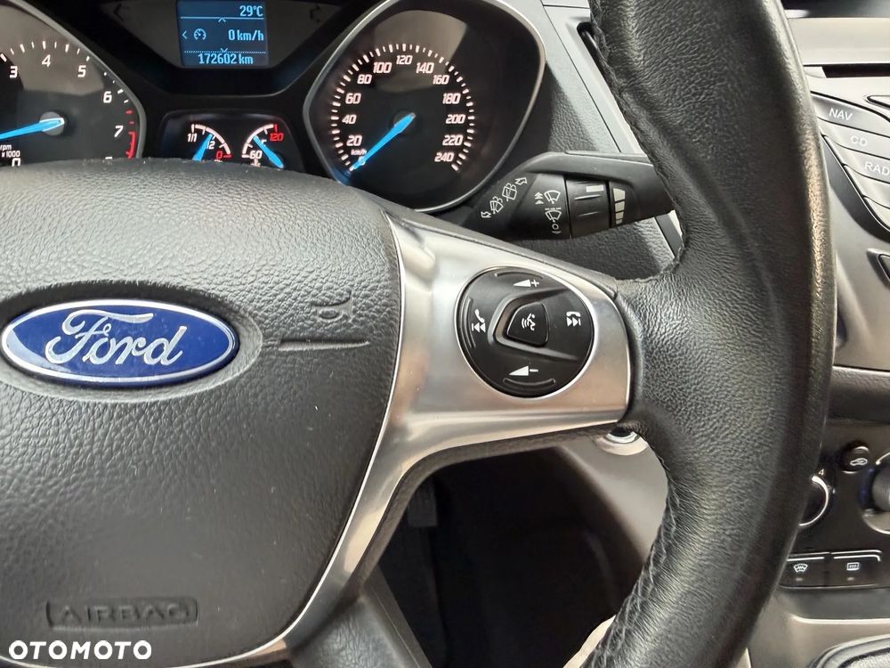 Ford Kuga - 28