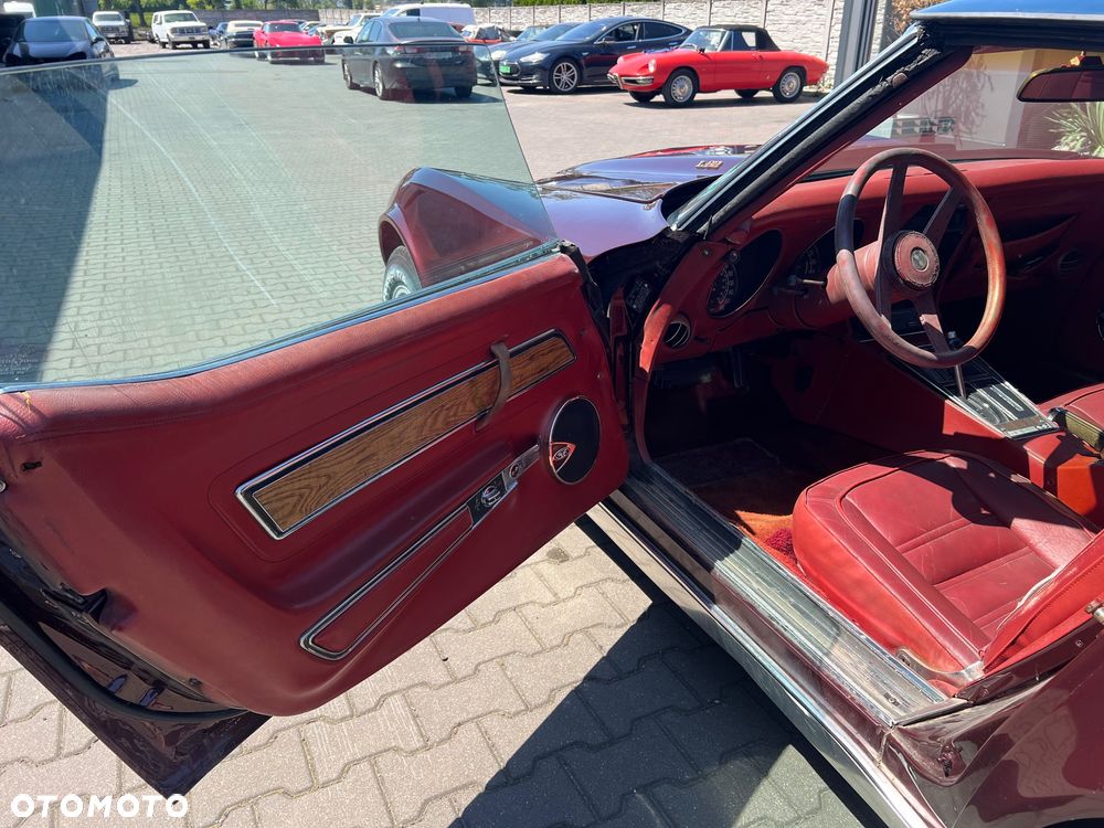 Chevrolet Corvette - 13