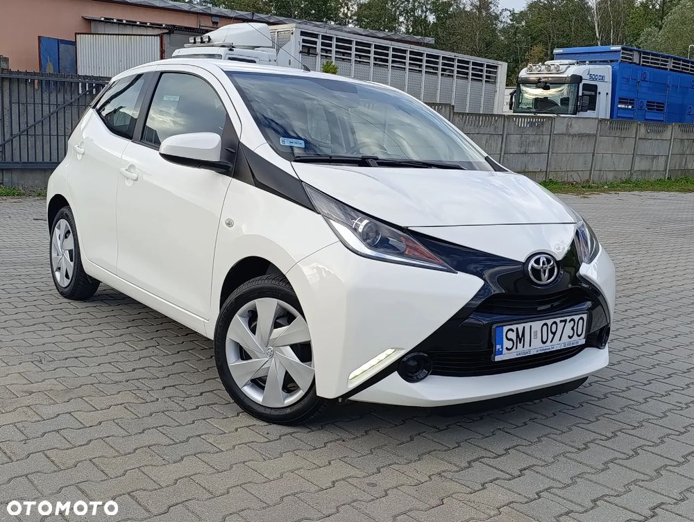 Toyota Aygo x-play - 1
