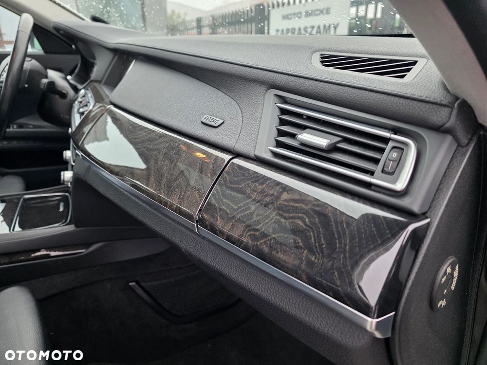 BMW Seria 7 740d xDrive - 23