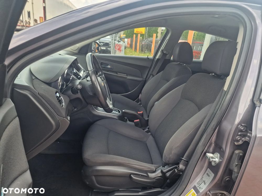 Chevrolet Cruze 1.8 LT+ - 10