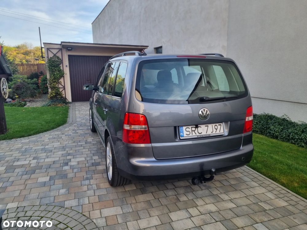 Volkswagen Touran 2004 photo 4
