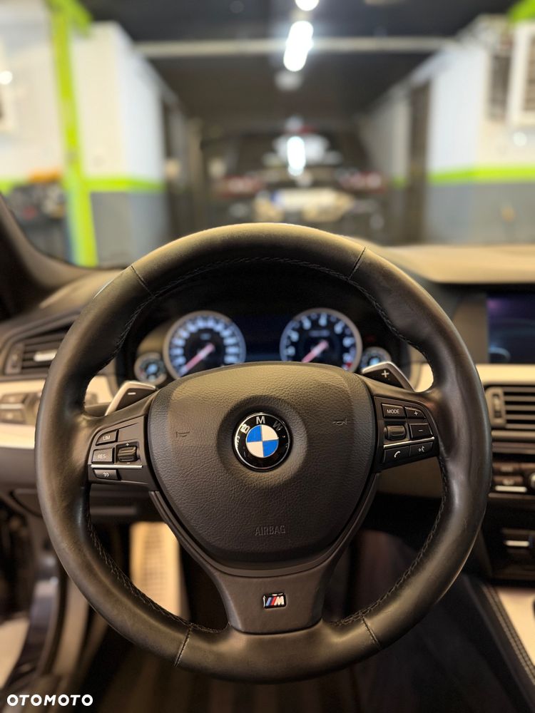 BMW Seria 5 520i Sport-Aut - 16