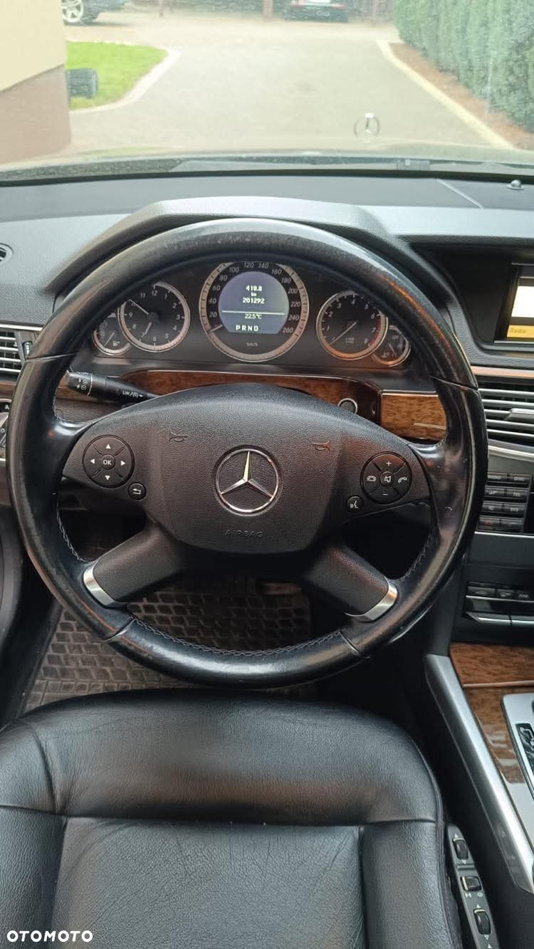 Mercedes-Benz Klasa E 250 CGI BlueEffICIENCY Avantgarde - 7