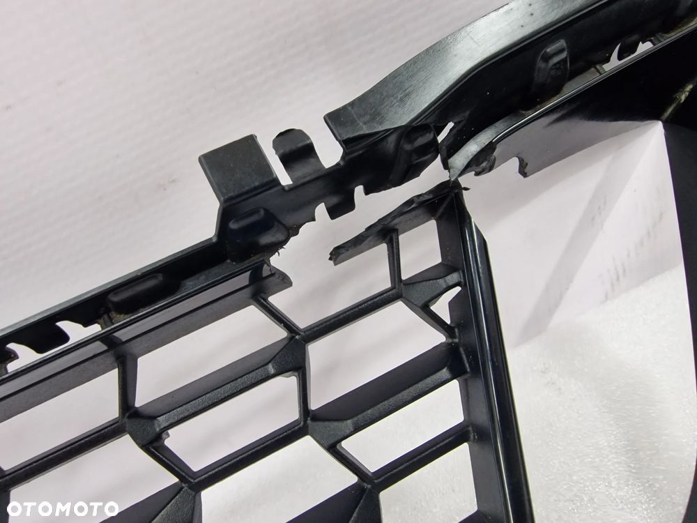 BMW G30 / G31 LIFT M-PAKIET 20- KRATKA ŚRODKOWA ZDERZAKA PRZEDNIEGO PRZÓD , NR 51118098664 , NR AUKCJI KR42 - 8