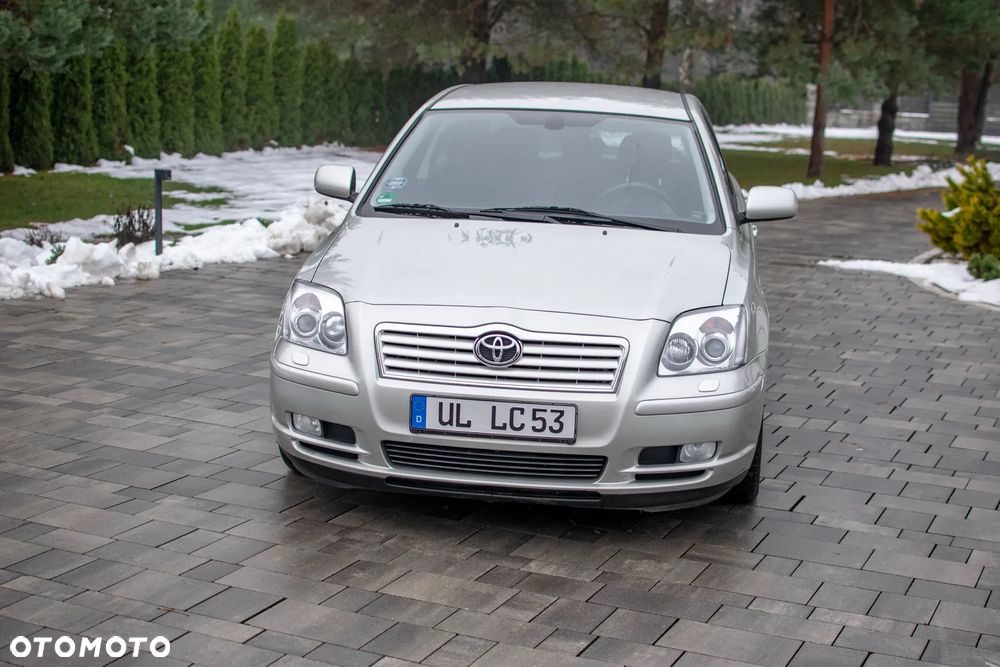 Toyota Avensis - 10
