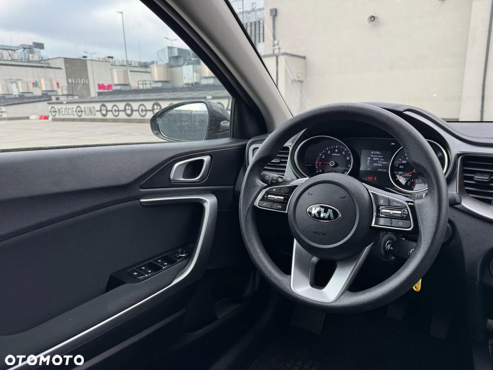 Kia Ceed - 13