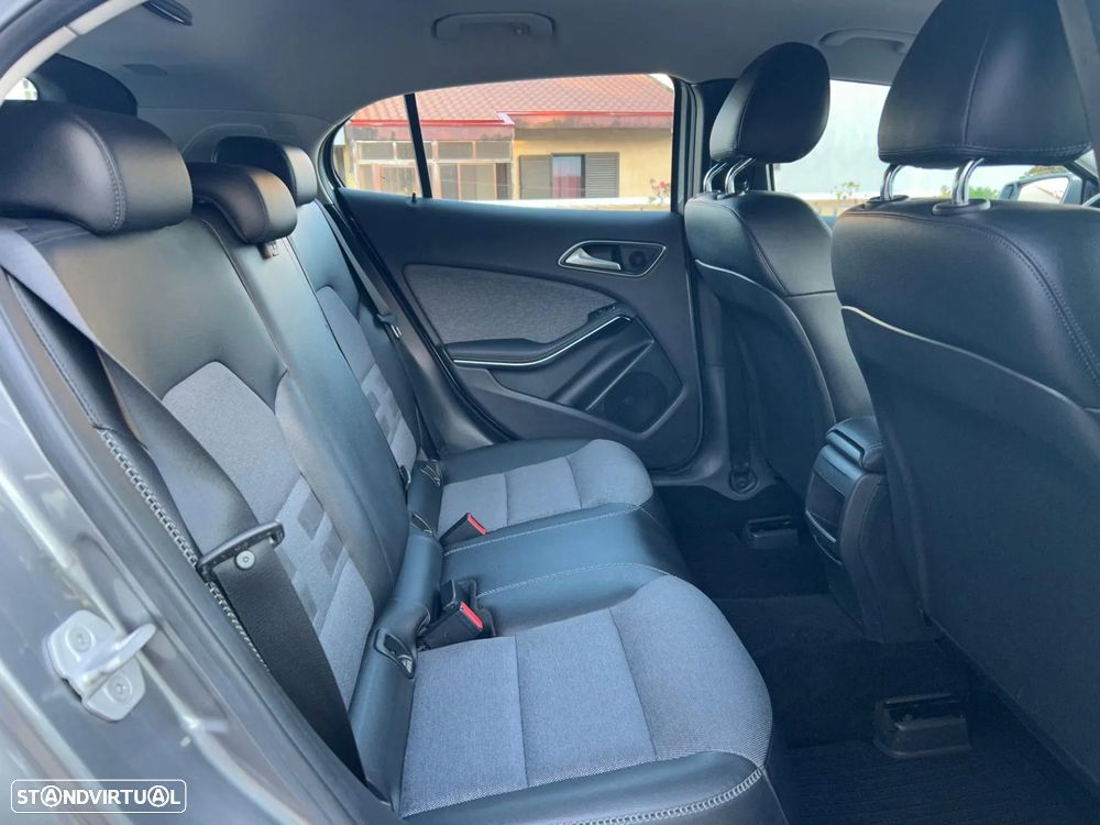 Mercedes-Benz GLA 180 CDi Urban - 23