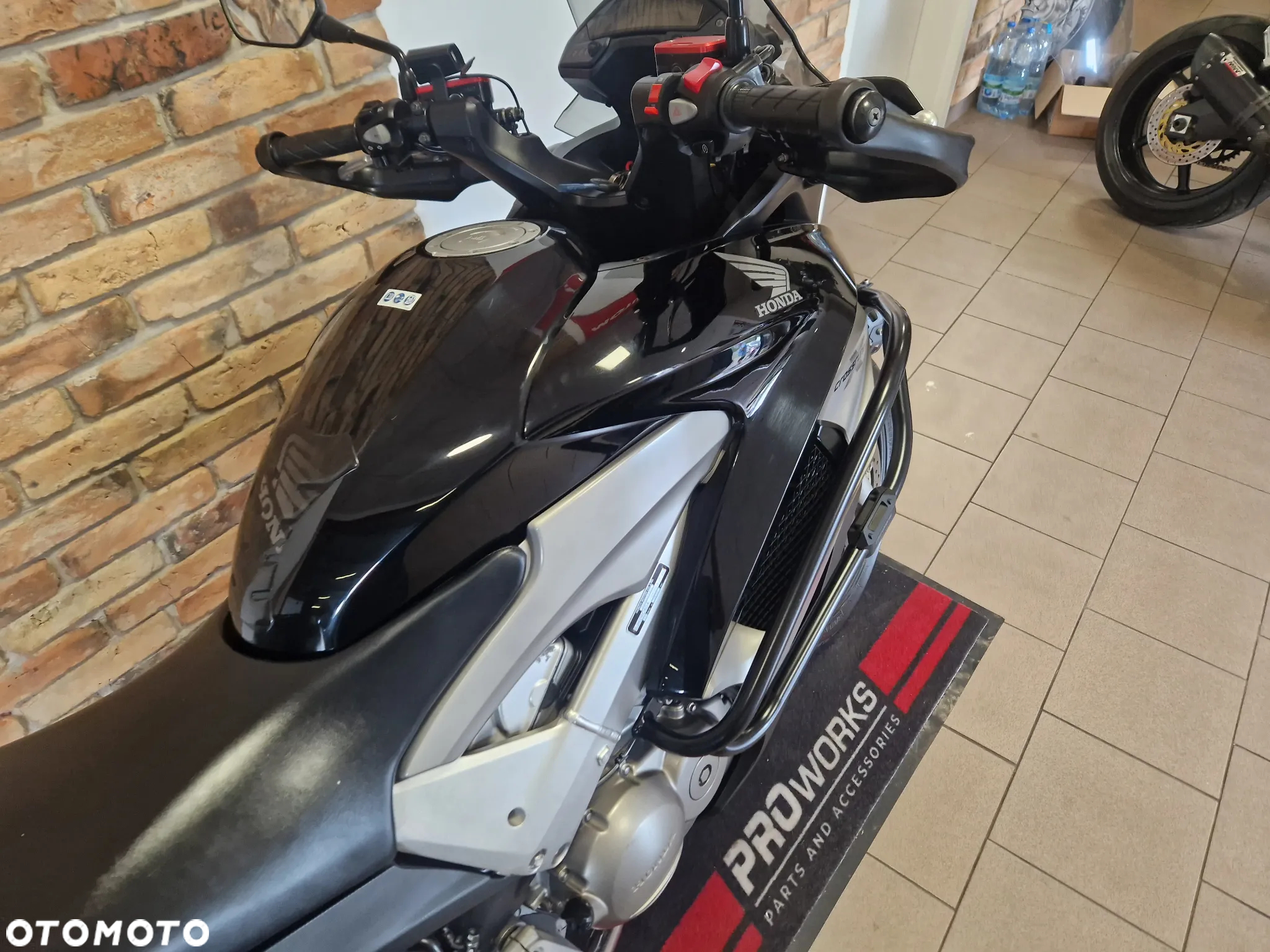 Honda VFR - 24