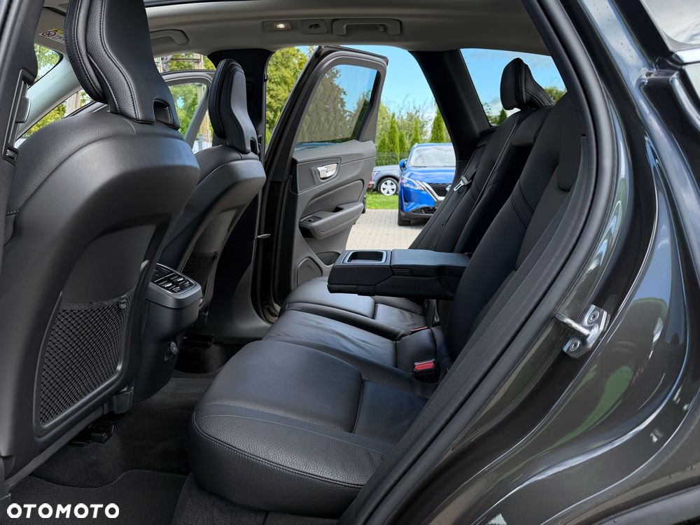Volvo XC 60 - 32