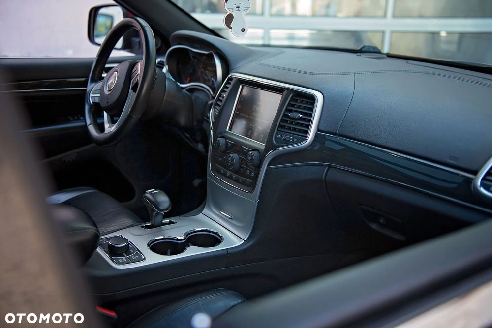 Jeep Grand Cherokee - 20